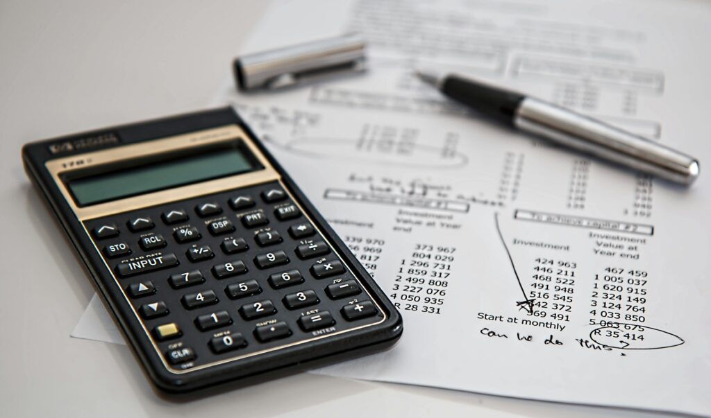 calculator-calculation-insurance-finance-53621-53621